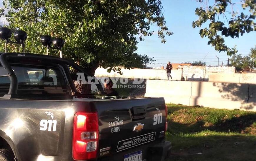 Rastrillaje por el barrio. Según Druetta, al menos uno de los arrestados, portaba arma de fuego. Sin embargo, todo indicaría que se deshizo de la misma durante su persecución y posterior arresto.