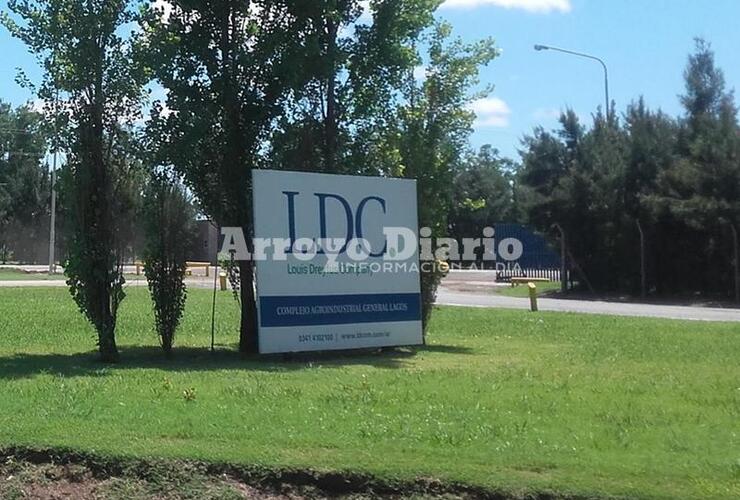 "No ingresa nadie". La actividad en la planta cerealera es nula por el momento.