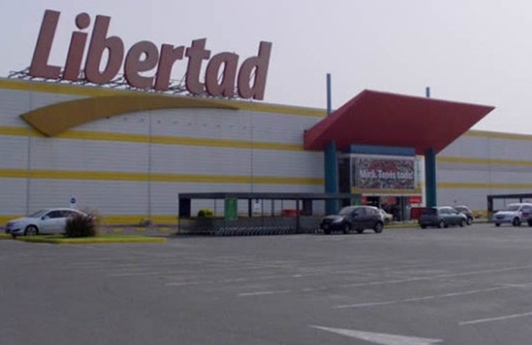 Imagen de Despidieron a diez empleados del supermercado Libertad