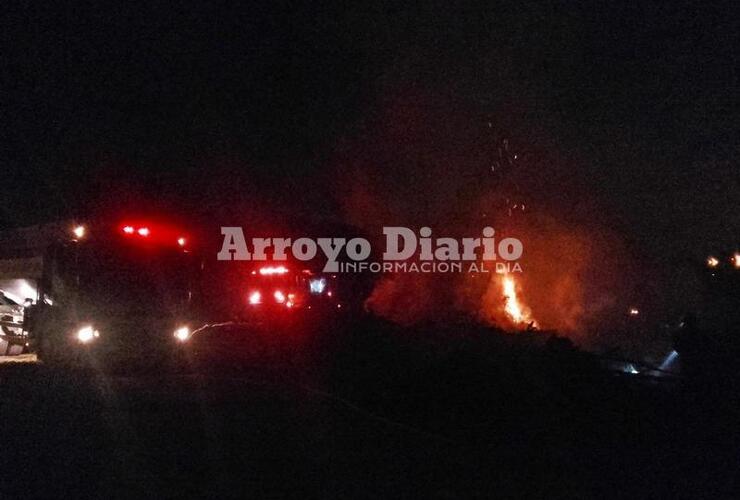 Dos dotaciones. En el lugar trabajaban dos dotaciones de bomberos voluntarios.