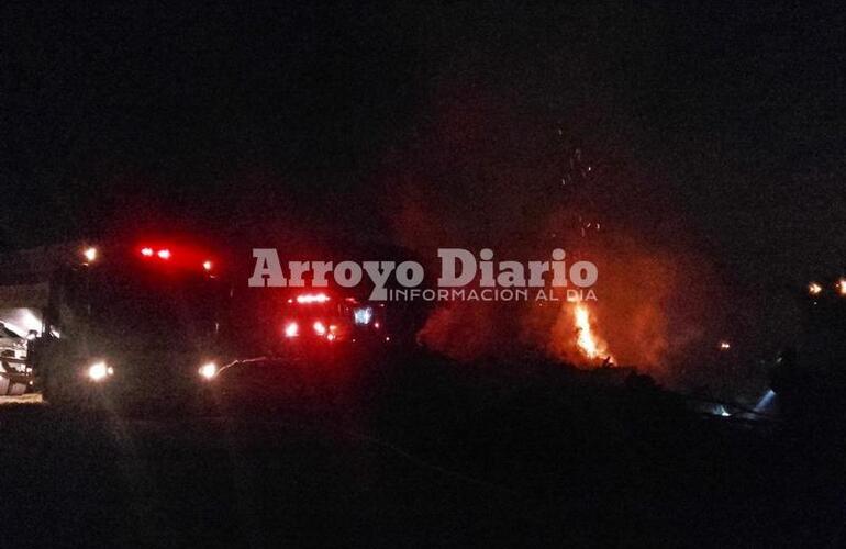 Dos dotaciones. En el lugar trabajaban dos dotaciones de bomberos voluntarios.