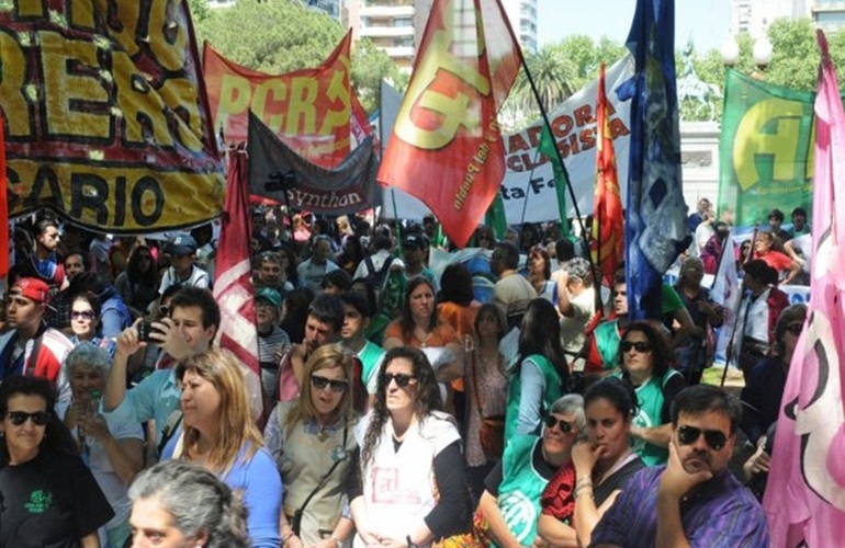 Imagen de La provincia convocó a los docentes para iniciar las paritarias