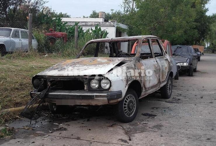 Imagen de Así quedó el auto que se prendió fuego anoche