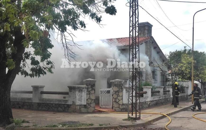 Imagen de Conmoción: incendio en una vivienda provocó daños materiales