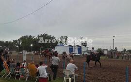 Buena concurrencia. Apenas se iniciaba el evento y muchos comenzaban a acercarse para disfrutar de la jornada.