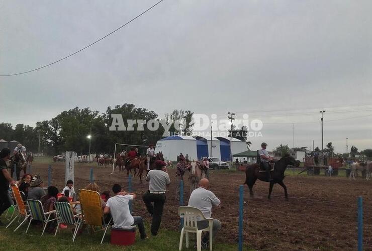 Buena concurrencia. Apenas se iniciaba el evento y muchos comenzaban a acercarse para disfrutar de la jornada.