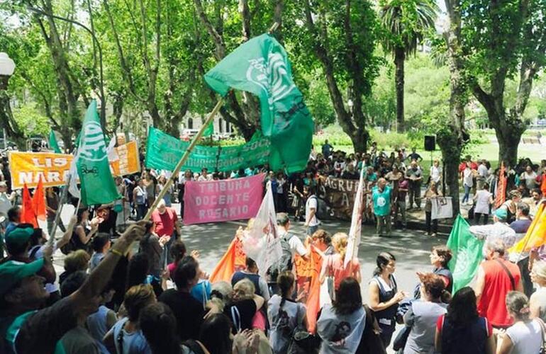 Gremios siguen exigiendo que el gobierno nacional se siente a negociar para establecer una pauta para el resto de las provincias. Foto: Leonardo Galleto