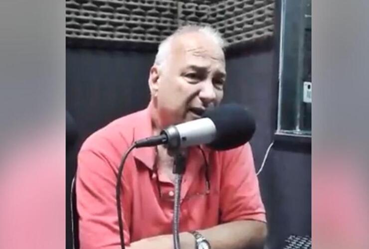En la radio. José Luis Murina en los estudios de Radio Extremo 106.9