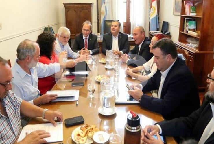 Imagen de El gobierno recibió a representantes de los gremios estatales en la primera reunión paritaria del año