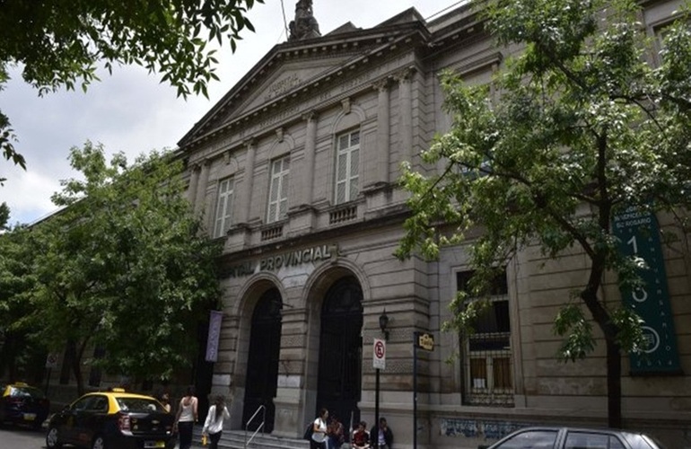 Imagen de Un asistente terapéutico herido con un cuchillo por su paciente y terminó hospitalizada