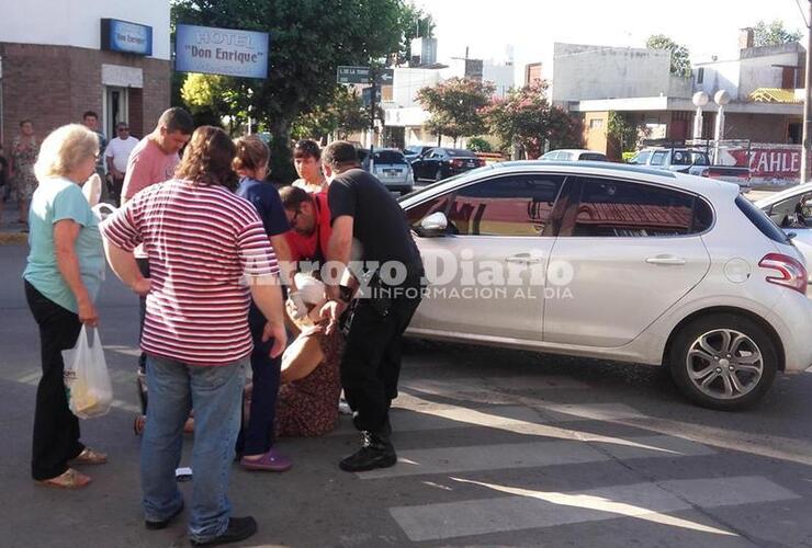 En la esquina. El accidente fue en la intersección de Lisandro de la Torre y San Martín