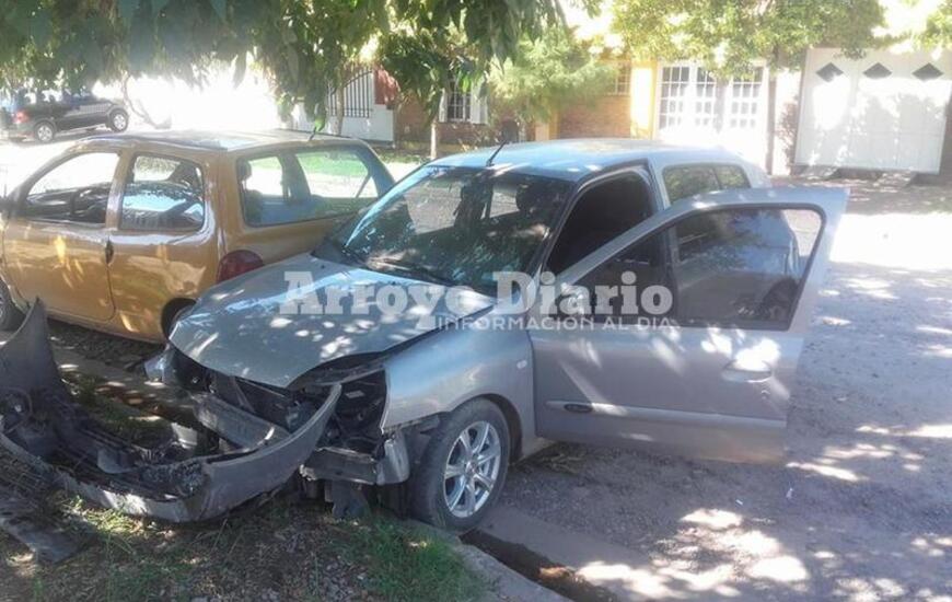 Sobre ripio. El accidente se registr&oacute; en una calle escoriada.