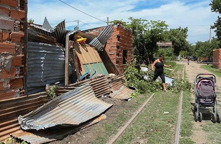 La vivienda donde la bebé se encontraba al momento del descarrilamiento. Foto: Alan Monzón/Rosario3.com