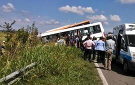 Imagen de Confirman que son 13 los muertos y 34 los heridos en el choque entre dos micros