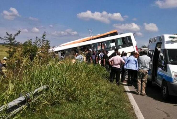 Imagen de Confirman que son 13 los muertos y 34 los heridos en el choque entre dos micros