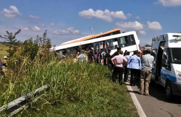 Imagen de Confirman que son 13 los muertos y 34 los heridos en el choque entre dos micros