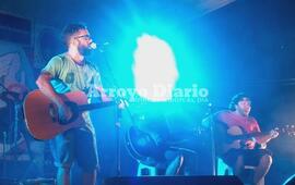Sobre el escenario. Cielo Razzo se presentó este viernes en el evento solidario.