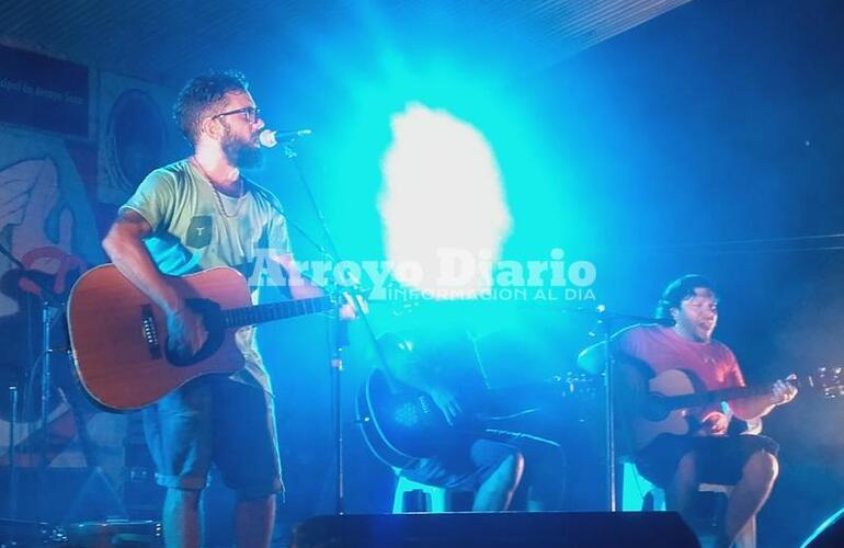 Sobre el escenario. Cielo Razzo se presentó este viernes en el evento solidario.