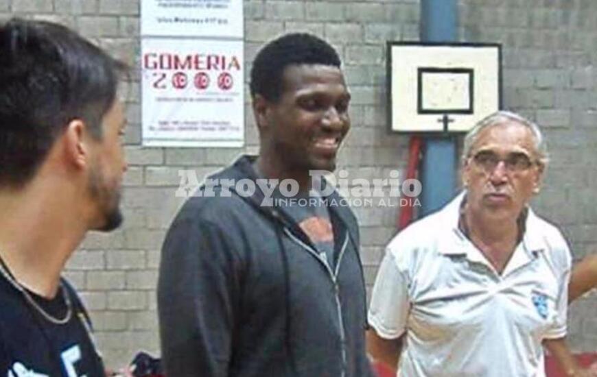 Primera foto. La primera imagen de Davis en nuestra ciudad.