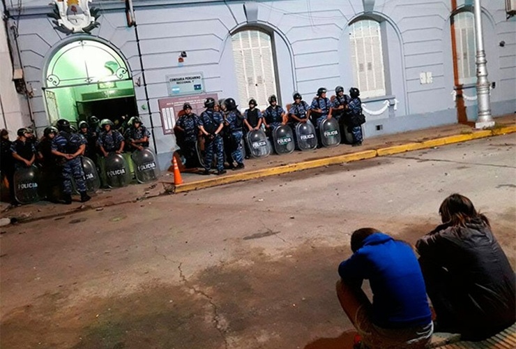 Imagen de Siete reclusos fallecieron en una comisaría de Pergamino