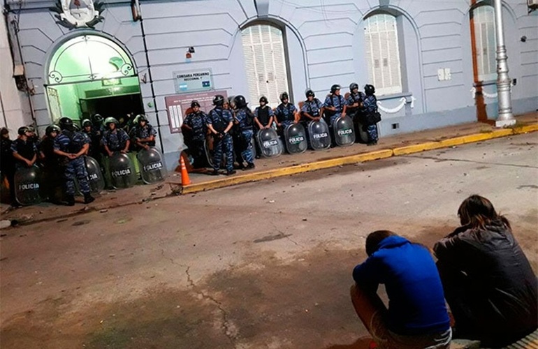 Imagen de Siete reclusos fallecieron en una comisaría de Pergamino