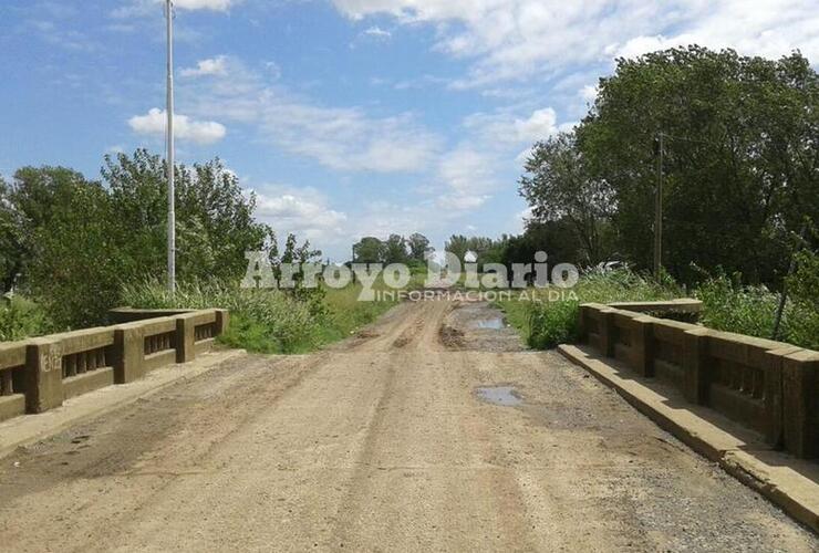 Peligroso. Según los vecinos y la gente que utiliza el camino a la altura del puente, el lugar está tomado por los ladrones.