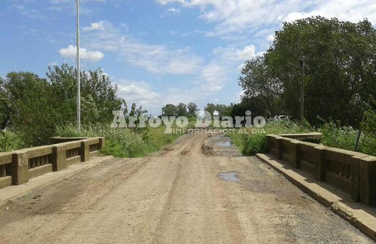 Peligroso. Según los vecinos y la gente que utiliza el camino a la altura del puente, el lugar está tomado por los ladrones.