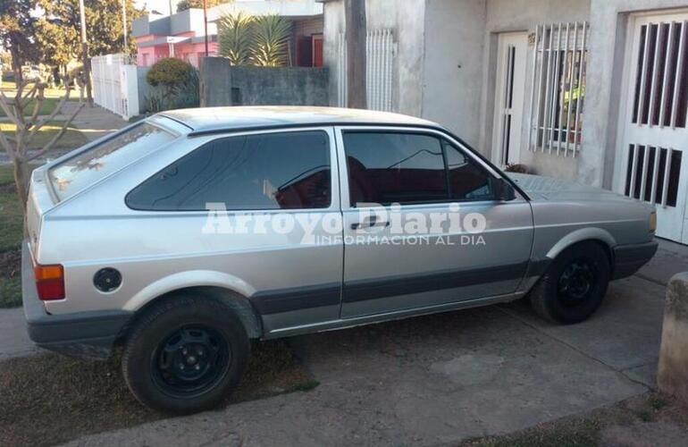 Gris con vidrios polarizados. Este es el vehículo que sustrajeron de la zona de Cavour y Estrada.