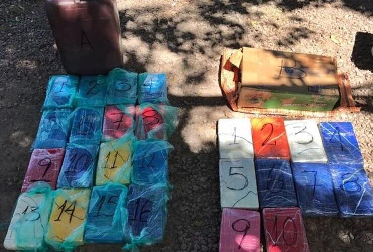 Escondida. La droga estaba en cajas y en un bidón de plástico.