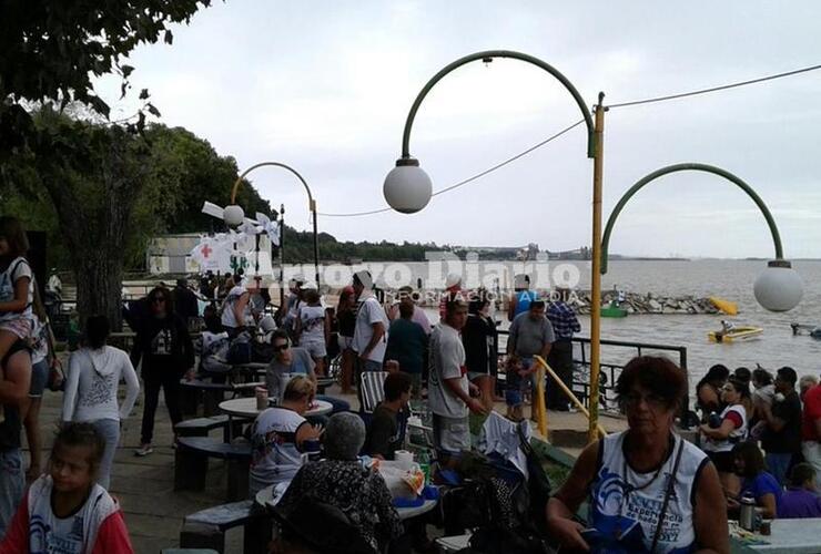 En el Rowing. Las familias comenzaban a prepararse temprano este sábado en la primera de las jornadas de la 18° Experiencia. Foto: Leo Cabrera