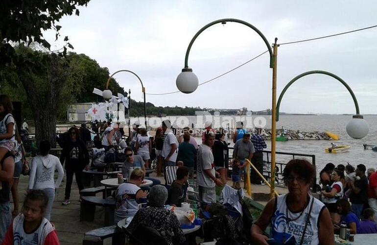 En el Rowing. Las familias comenzaban a prepararse temprano este sábado en la primera de las jornadas de la 18° Experiencia. Foto: Leo Cabrera