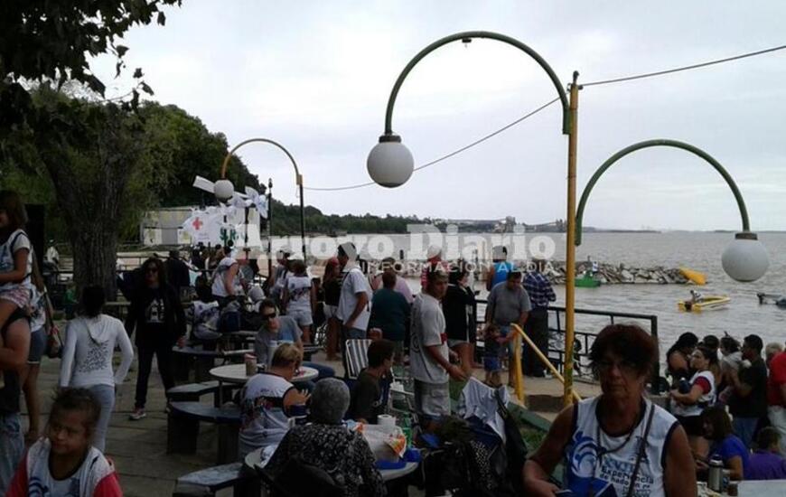 En el Rowing. Las familias comenzaban a prepararse temprano este s&aacute;bado en la primera de las jornadas de la 18&deg; Experiencia. Foto: Leo Cabrera