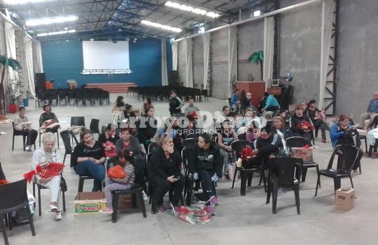 Desde temprano. Vecinos y sus mascotas esperaban su turno mientras se llevaban a cabo las castraciones. Desde temprano. Vecinos y sus mascotas esperaban su turno mientras se llevaban a cabo las castraciones.