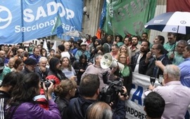 Imagen de Una nueva oferta salarial a los estatales y amenazas de descuentos