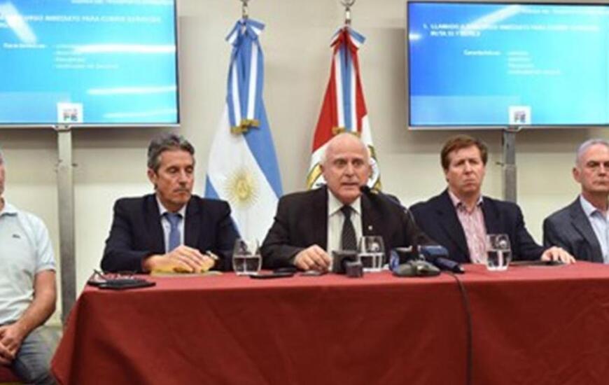 Imagen de Lifschitz anunci&oacute; una bater&iacute;a de medidas para mejorar el transporte interurbano de pasajeros en la provincia