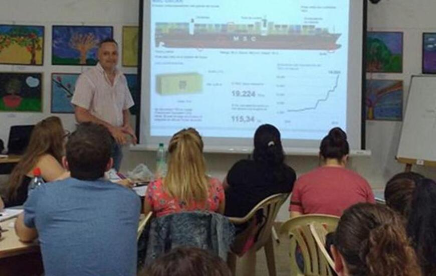 Imagen de Atenci&oacute;n Arroyo Seco!: Curso con salida laboral "Auxiliar Despachante de Aduana"