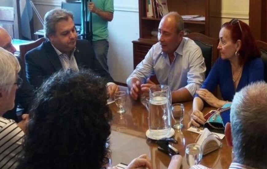 Imagen de La Provincia le ofreci&oacute; un 25% de aumento a los estatales