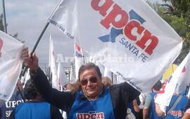 Antonio Cipollone de UPCN y empleado del Registro Civil de Arroyo Seco fue uno de los tantos que viajó esta mañana al plenario en Santa Fe.