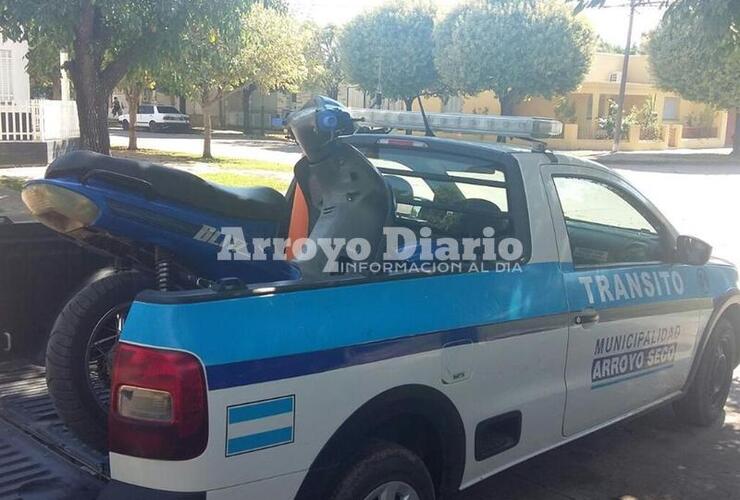 Imagen de Secuestran dos motos en controles de tránsito