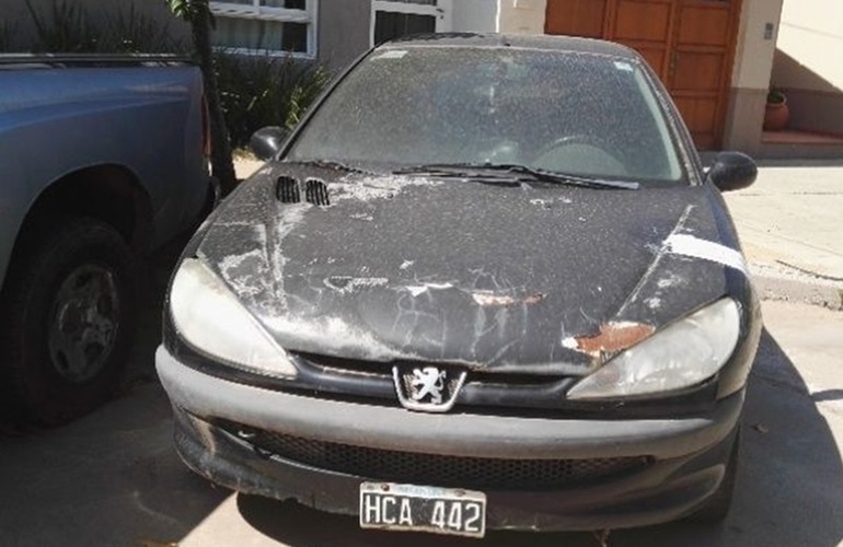 El vehículo está estacionado frente a la comisaría de Rufino. Foto: Rosario3.com