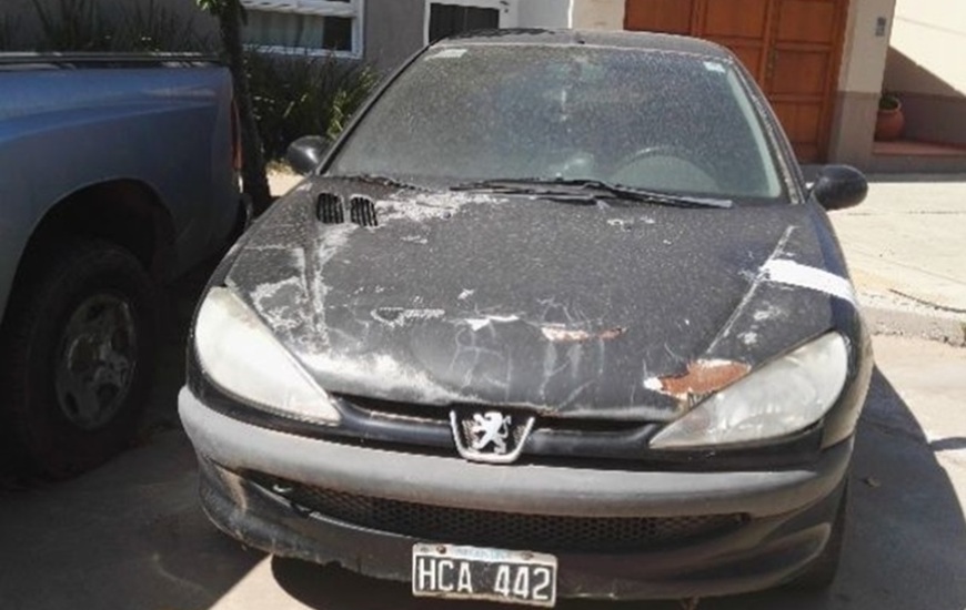 El veh&iacute;culo est&aacute; estacionado frente a la comisar&iacute;a de Rufino. Foto: Rosario3.com