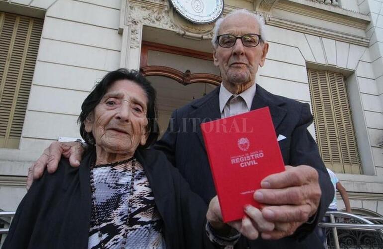 Sueño cumplido. Mi papá siempre quiso casarse, contó uno de los hijos del flamante matrimonio. Foto: Mauricio Garín