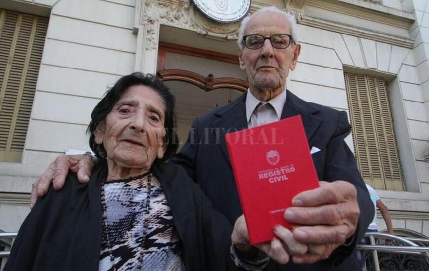 Sueño cumplido. Mi papá siempre quiso casarse, contó uno de los hijos del flamante matrimonio. Foto: Mauricio Garín