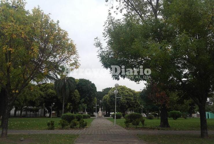 Nublado por demás. Cielo gris para todo el día y probabilidad de lluvias incluso para mañana domingo.