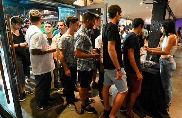 Archivo. Fiesta en la que se aplic&oacute; por primera vez el protocolo de seguridad. Foto: Juan Jos&eacute; Garc&iacute;a