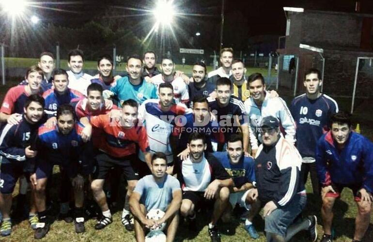 El "Gato"a poco de sumar de a tres y se lo empató el "Canalla". (Foto de Archivo)