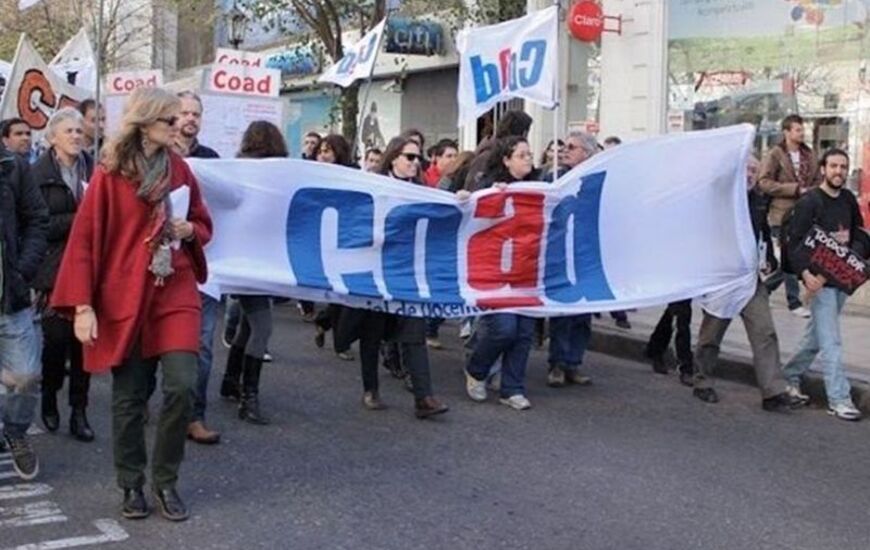 �El gobierno juega al desgaste mientras los docentes no llegamos a fin de mes�, se quej&oacute; Ferrer Varela. Foto: Rosario3.com