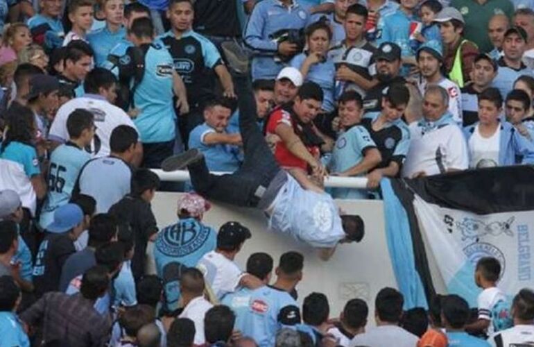 Imagen de El hincha al que tiraron de la tribuna de Belgrano vio al asesino de su hermano
