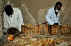 Imagen de Egipto: Hallan una tumba con ocho momias en perfecto estado