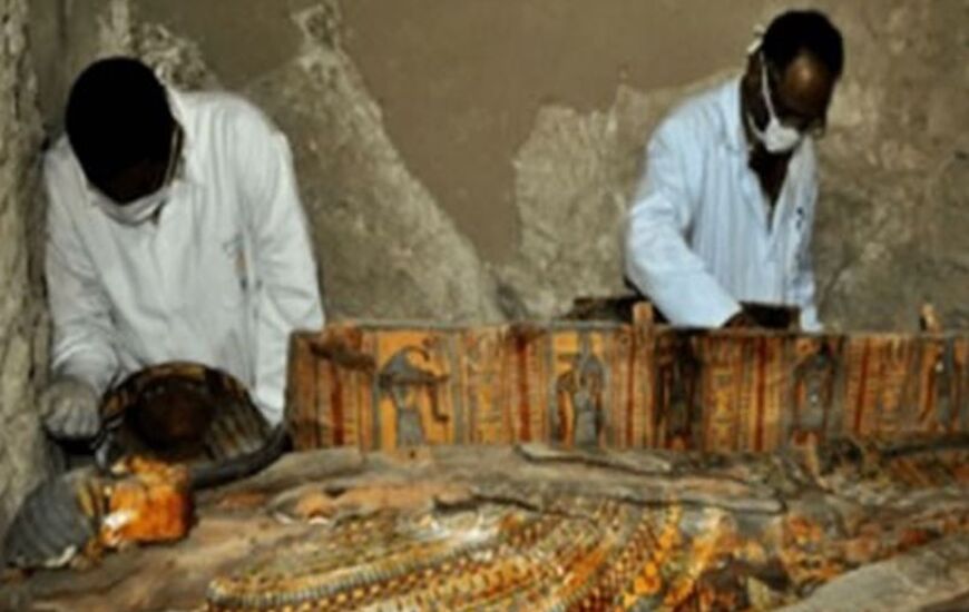 Imagen de Egipto: Hallan una tumba con ocho momias en perfecto estado